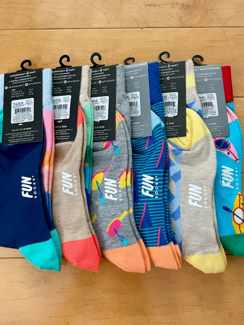 FUN Socks (6) pairs Novelty Nostalgic Dress Socks Mens 6-12 US 10-13 NEW - Picture 4 of 6